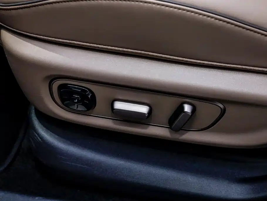 Li Auto i6 2025 2025 2WD Base Model