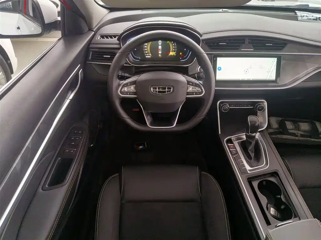 Фото 3 - Geely Binrui