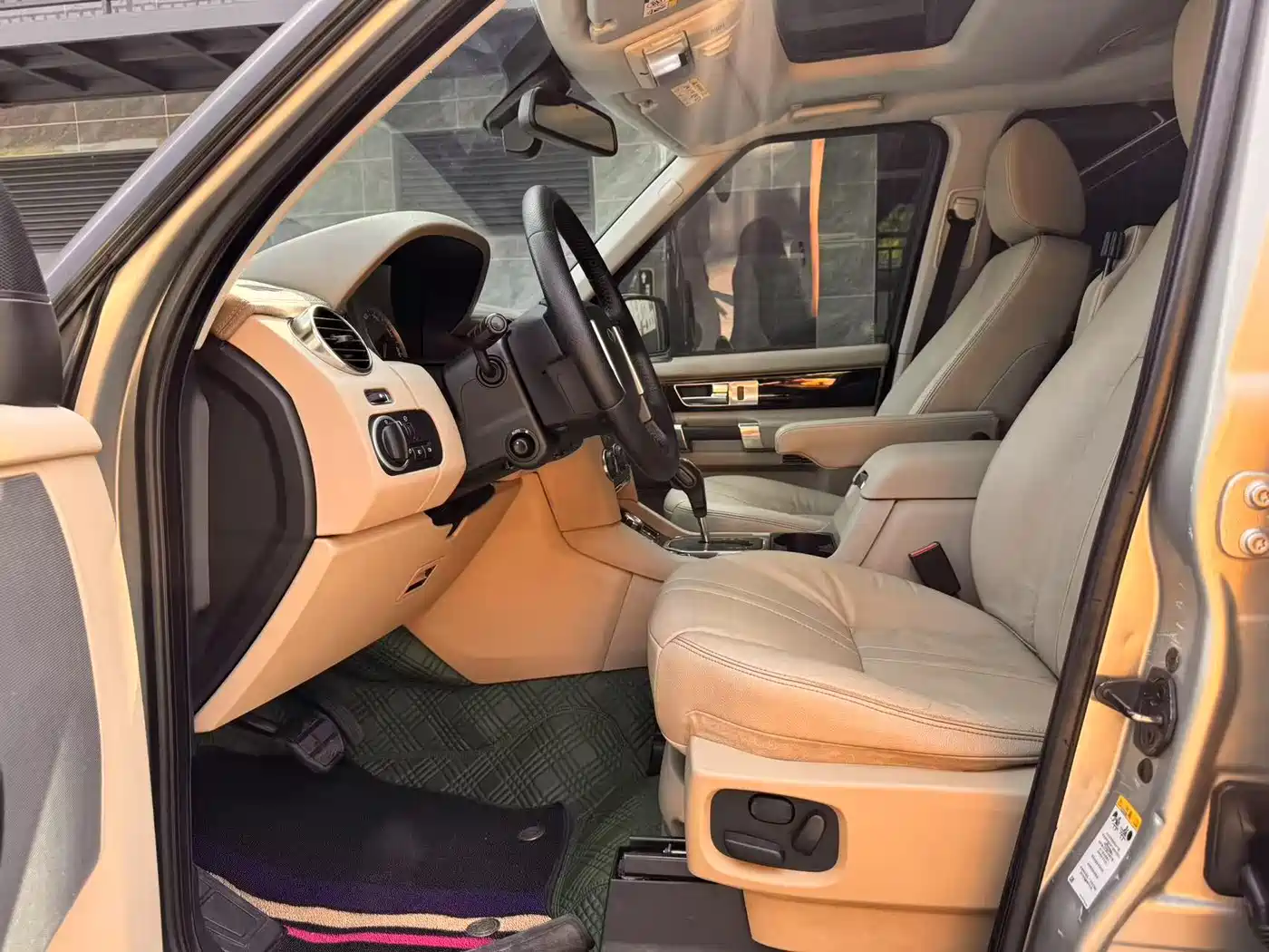 Land Rover Discovery 2010 3.0TDV6 HSE Diesel фото 4
