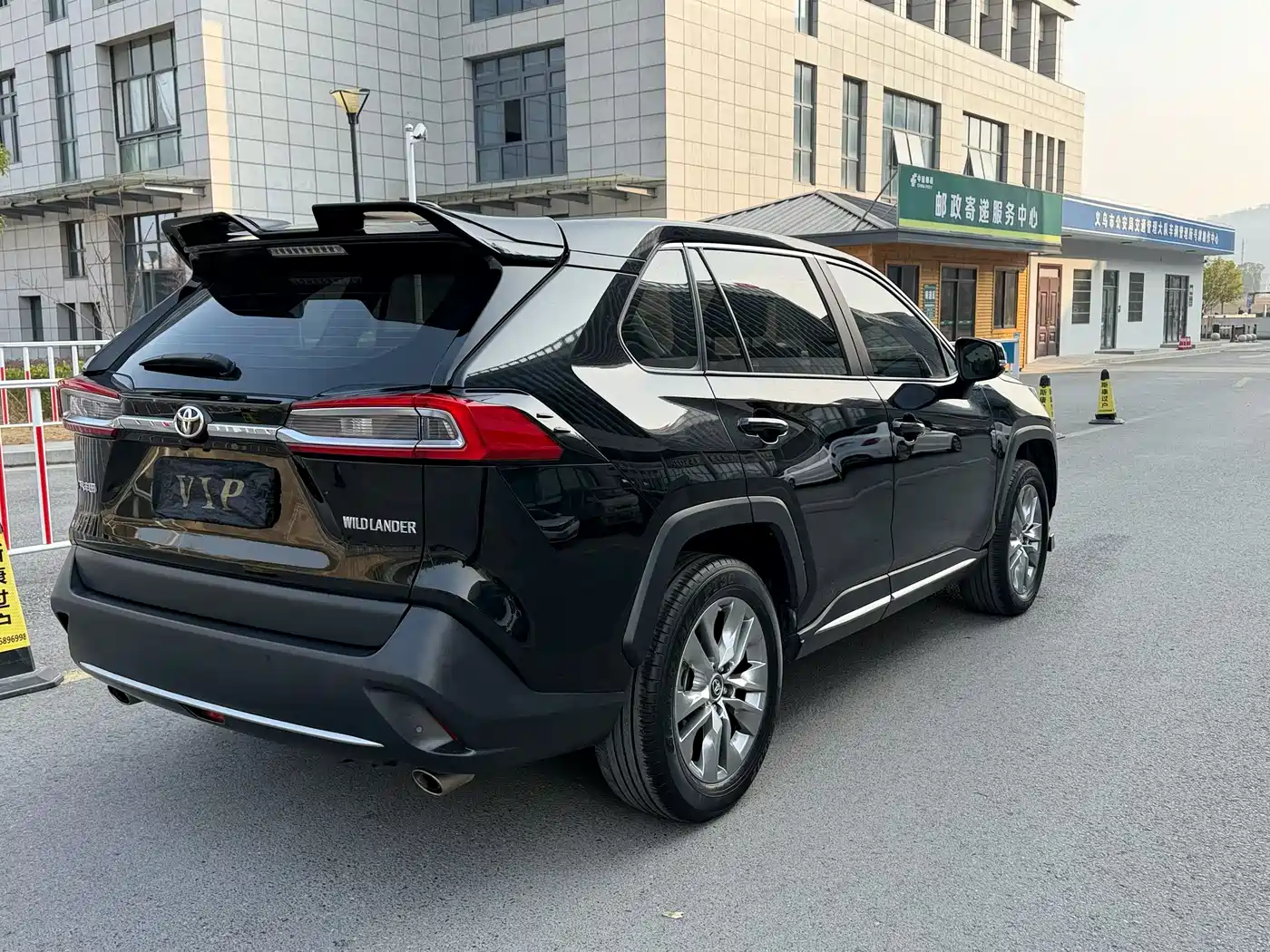 Toyota Wildlander 2022 2.0L CVT 2WD Knight Edition фото 8