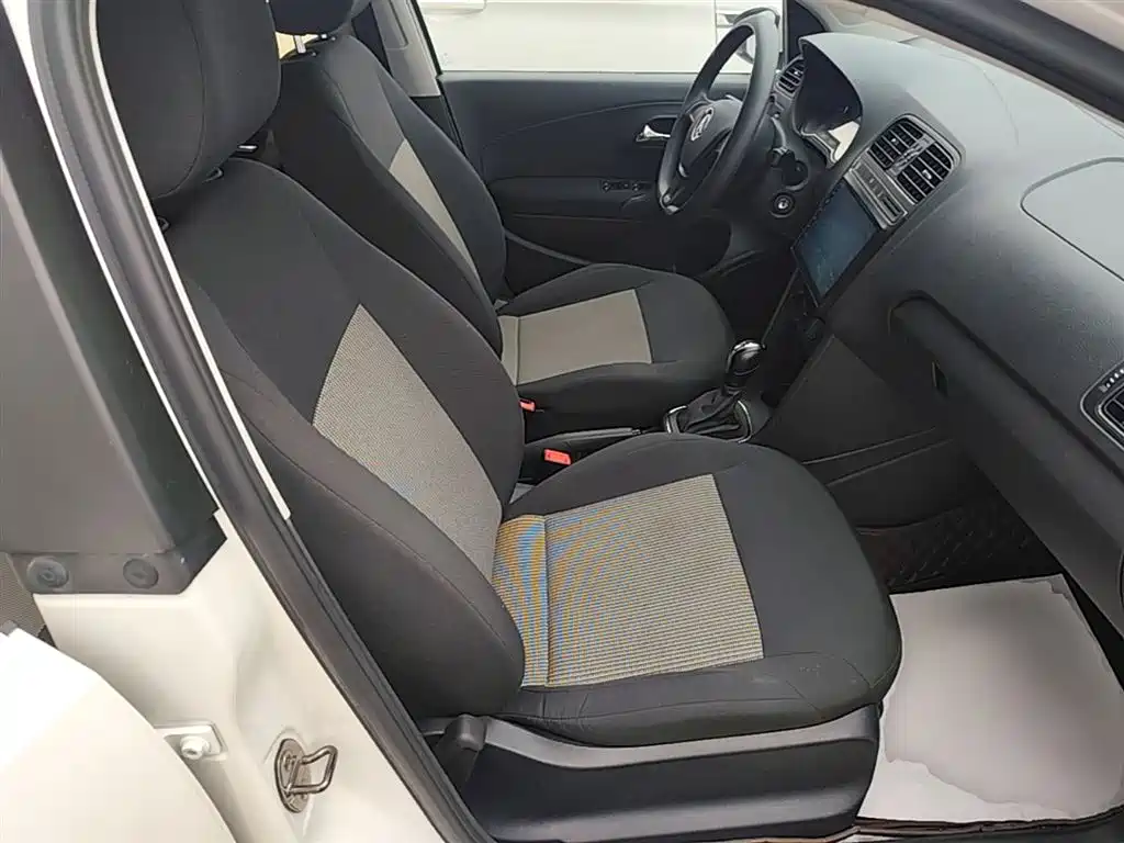 Volkswagen Polo 2018 1.5L Auto Safe Drive фото 25