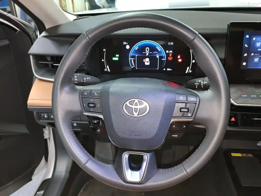 Toyota Camry 2025 2024 Hybrid 2.0HGVP Luxury Edition