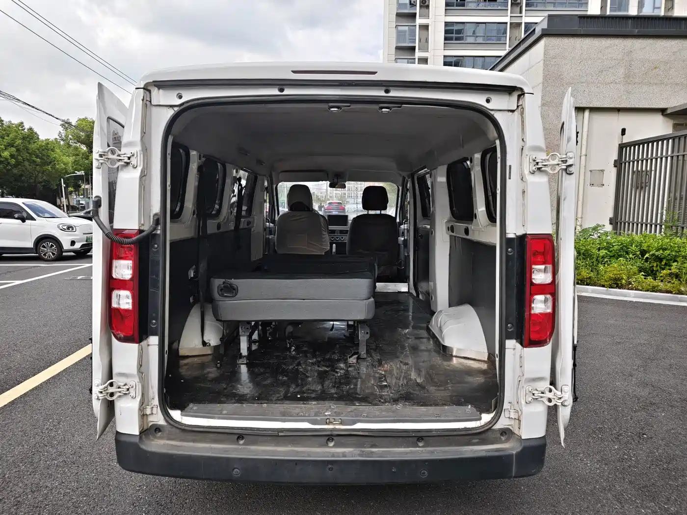 Wuling Motors Wuling Yangguang 2024 2024 300km Comfort Passenger Version 60kW