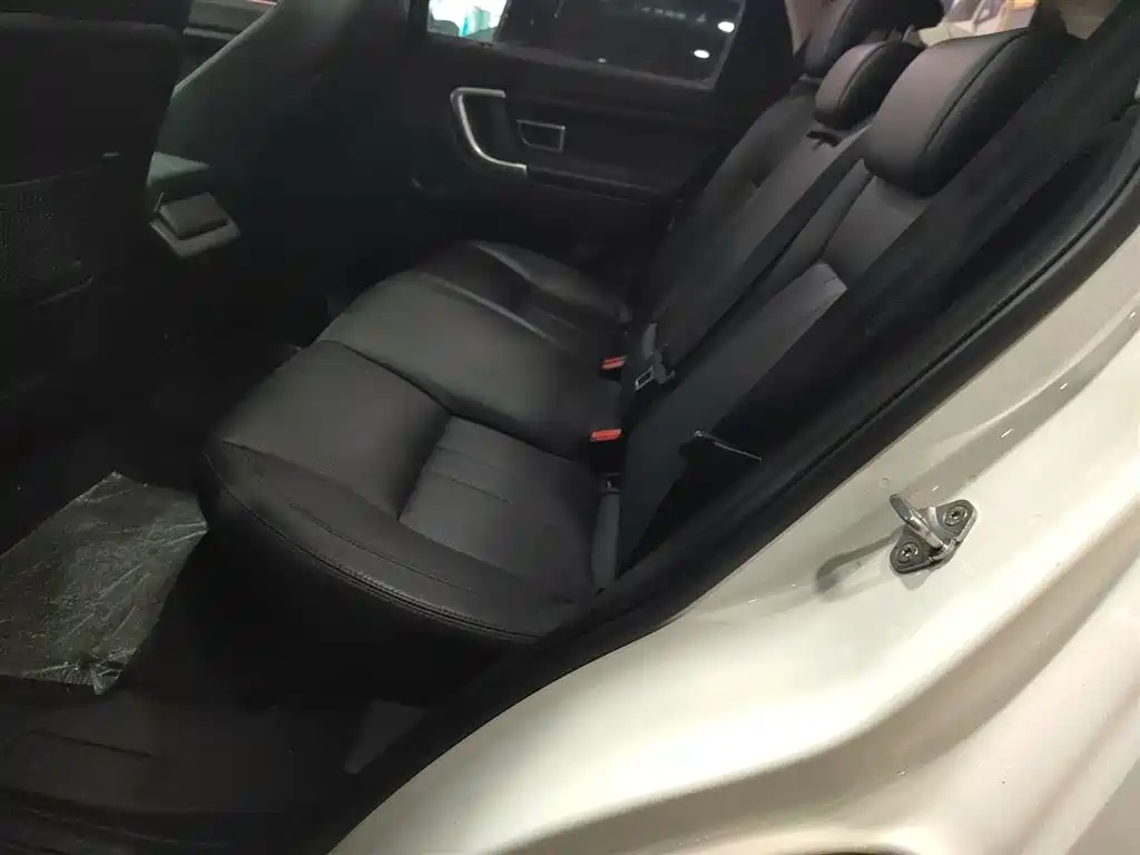 Land Rover Discovery Sport 2016 2.0T SE фото 14