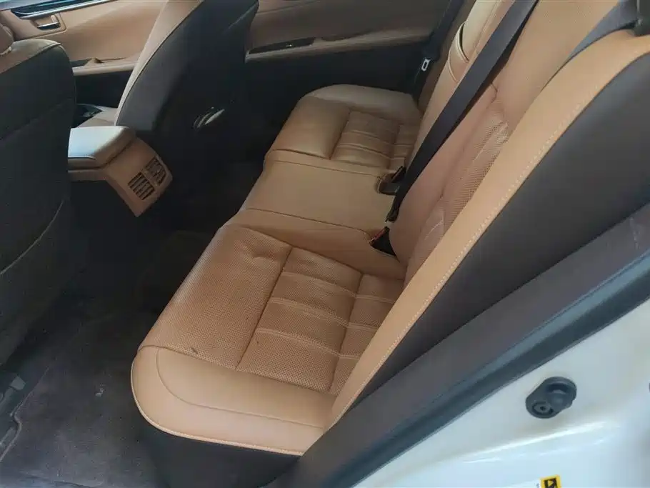 Lexus ES 2015 200 Elite Edition фото 11