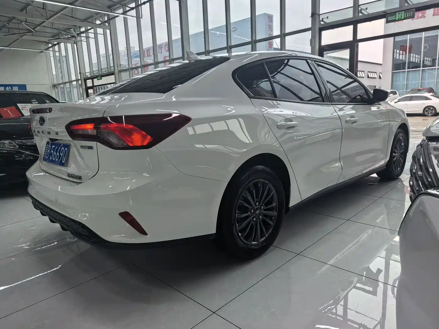 Ford Focus 2023 2022 Sedan EcoBoost 180 Auto Speed Edition