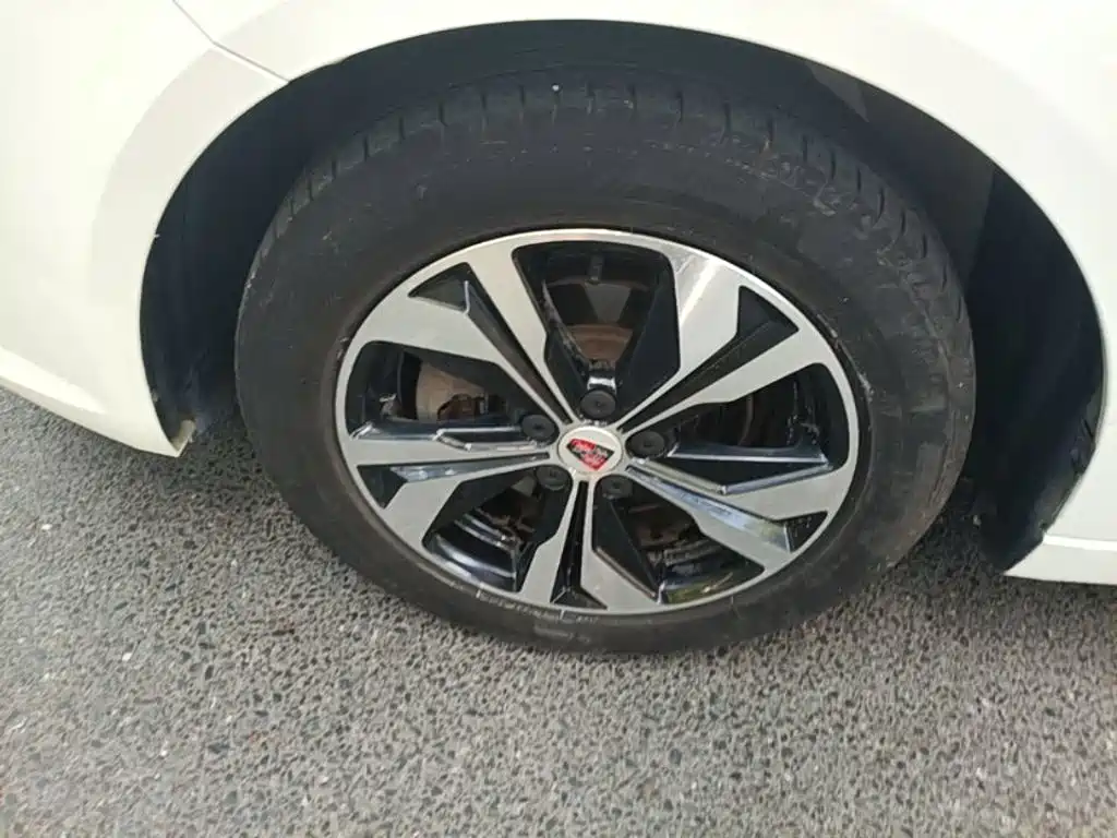 Roewe 360 2017 2017 1.5L Auto Luxury Edition