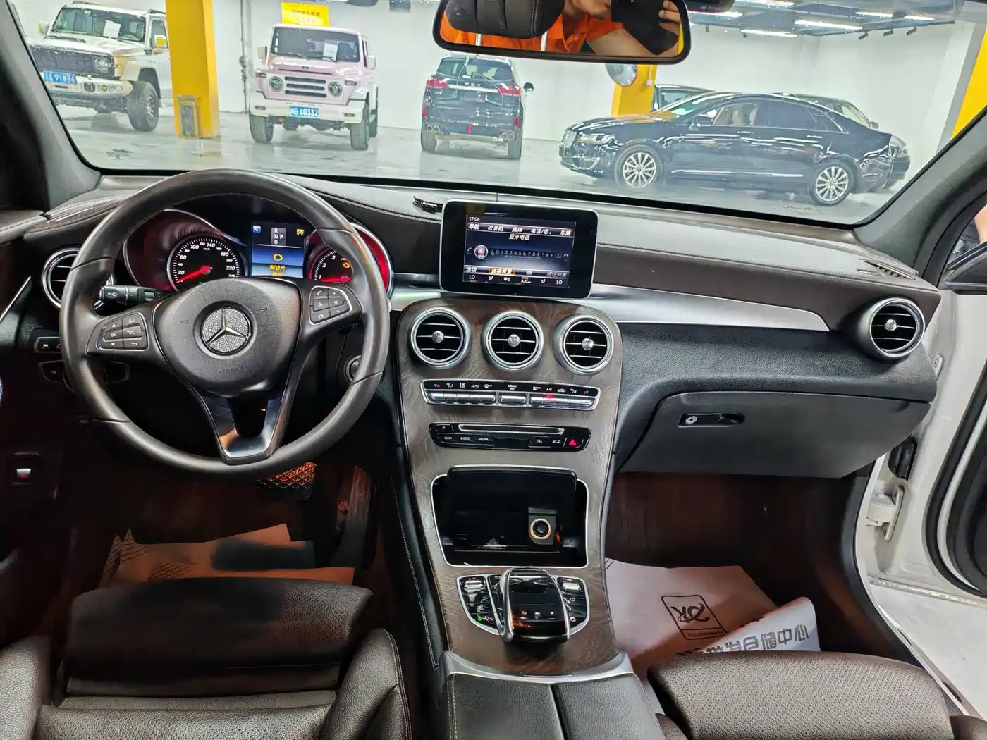 Mercedes-Benz GLC 2017 GLC 300 4MATIC Dynamic фото 5