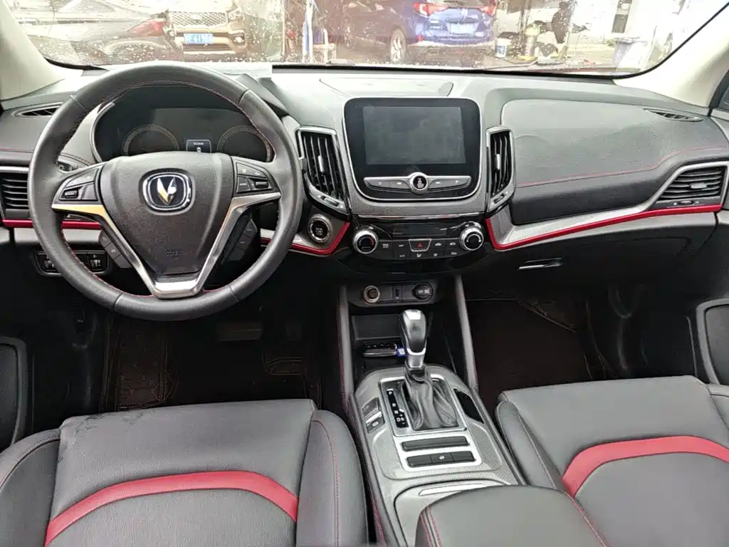 Фото 10 - Changan CS55