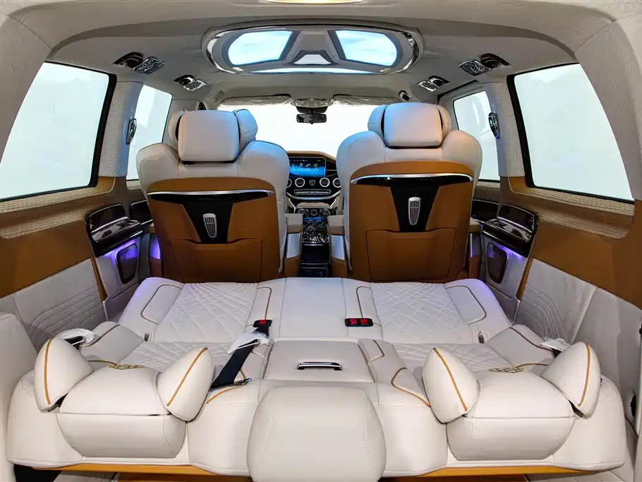 Mercedes-Benz Vito 2023 2.0T Elite 7-Seater фото 38