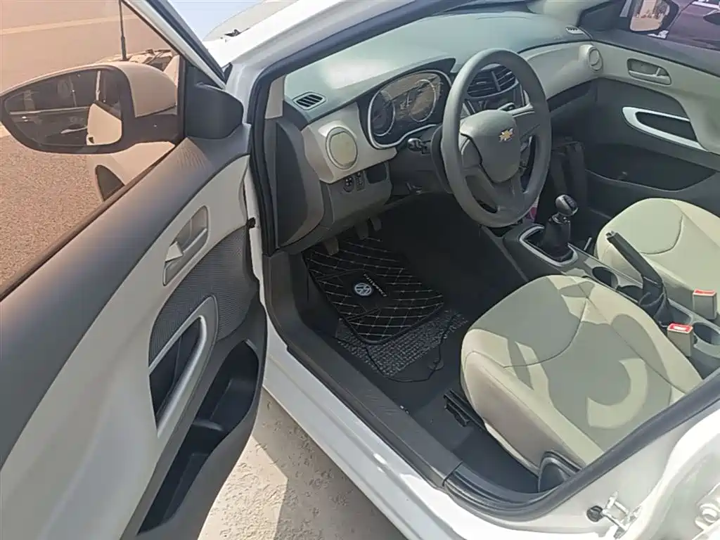 Chevrolet Sail 2016 Sail 3 1.3L Manual Comfort Sunroof Edition фото 16