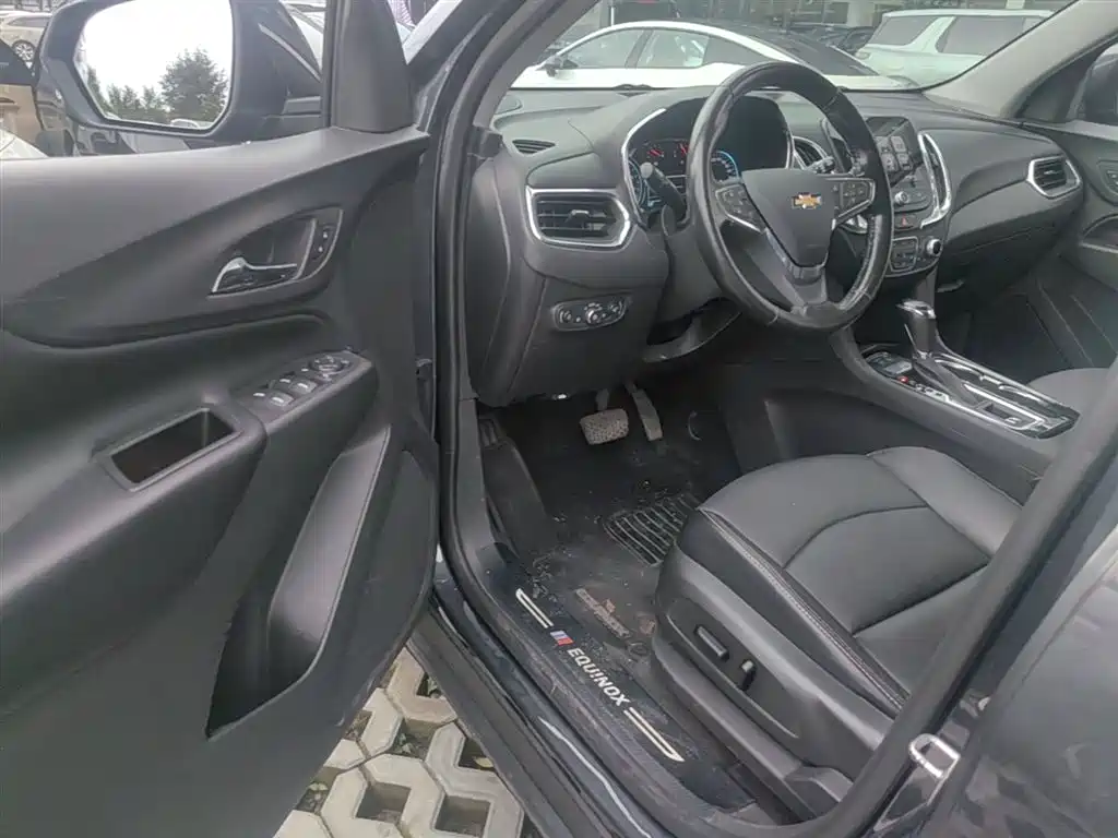 Chevrolet Equinox 2017 550T Automatic 4WD Pioneer Edition фото 23