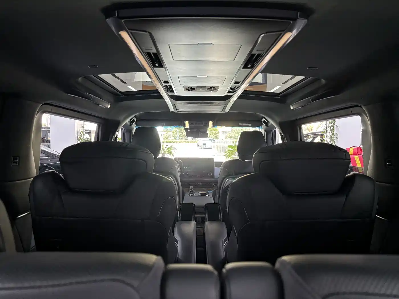 Lexus LM 2025 2023 500h 6-Seater Prestige Edition