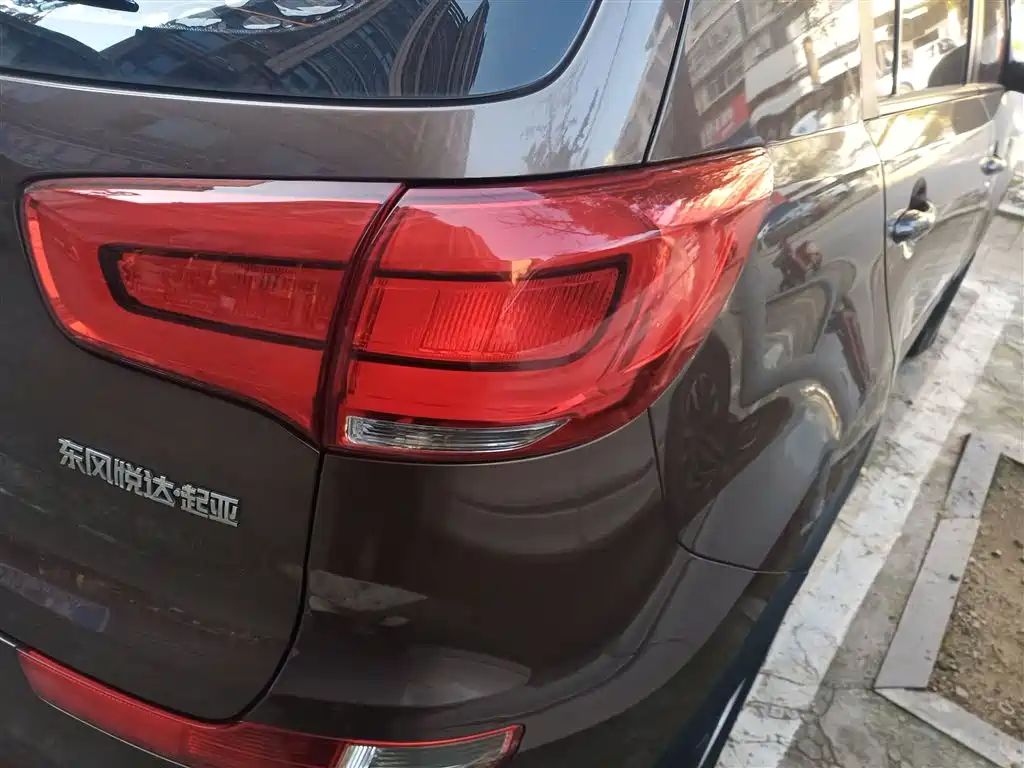 Kia Sportage 2015 2.0L Automatic 2WD GL фото 8