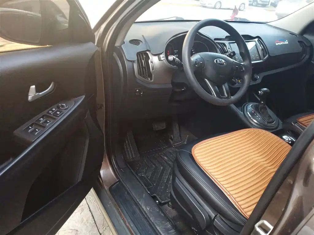 Kia Sportage 2015 2.0L Automatic 2WD GL фото 16
