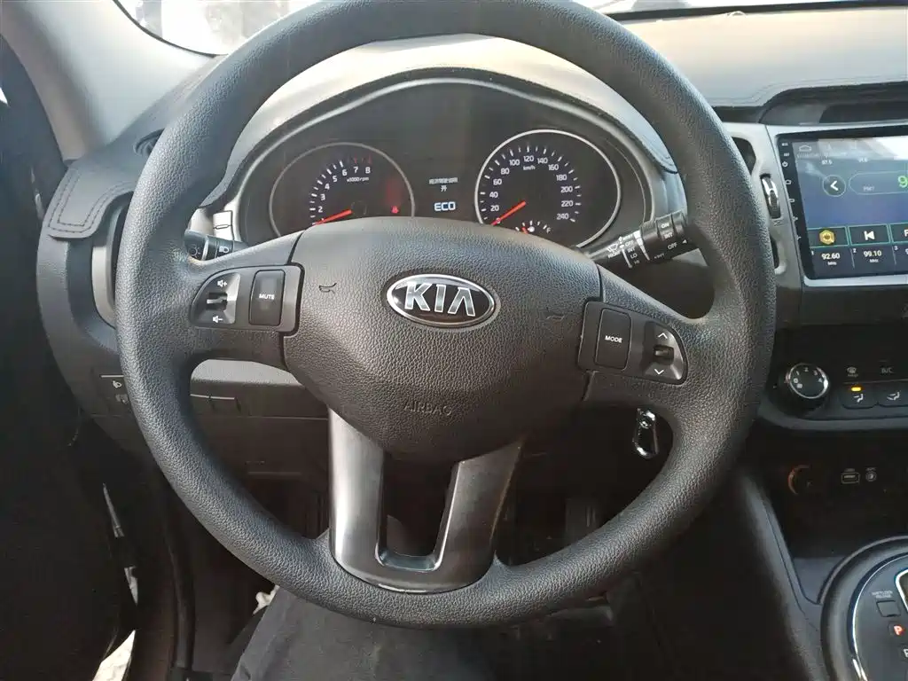 Kia Sportage 2015 2.0L Automatic 2WD GL фото 11