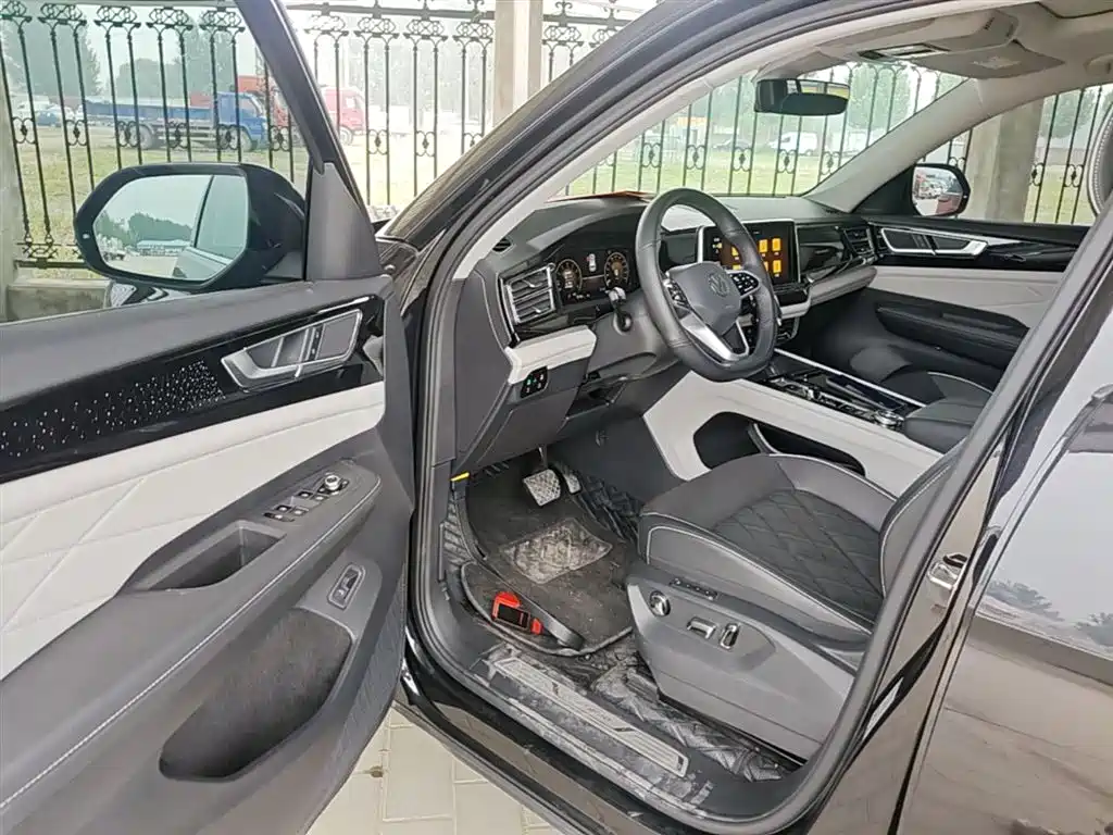 Volkswagen Teramont 2024 380TSI 4WD Dragon Glory Edition фото 16