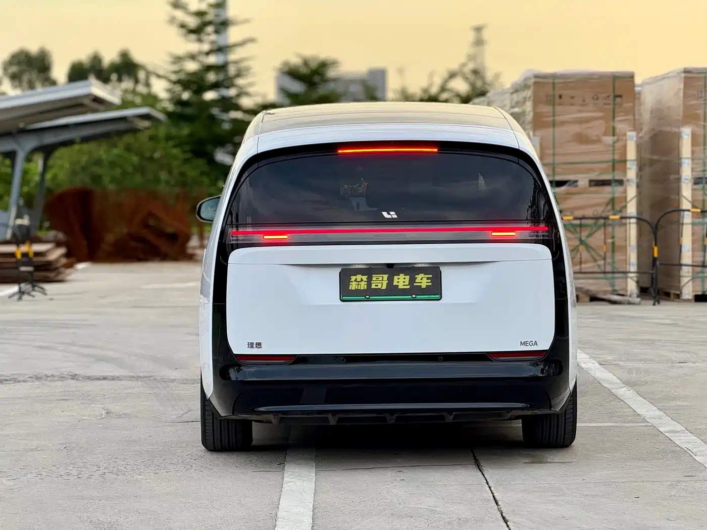 Li Auto IDEAL MEGA