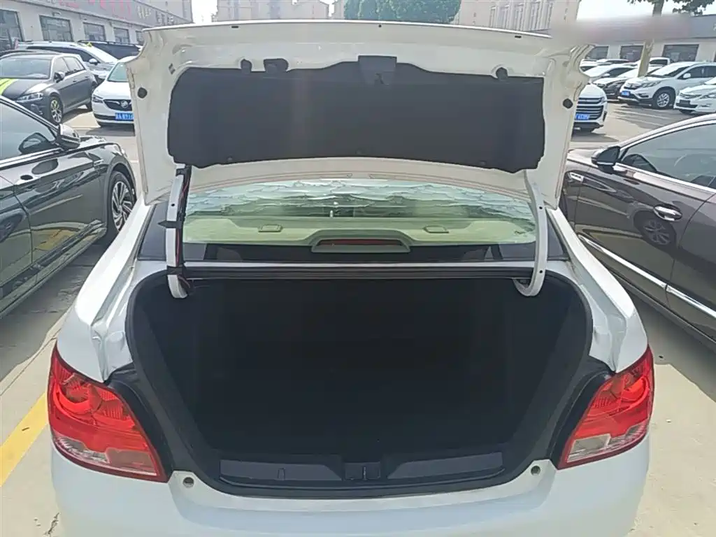 Chevrolet Sail 2016 Sail 3 1.3L Manual Comfort Sunroof Edition фото 19