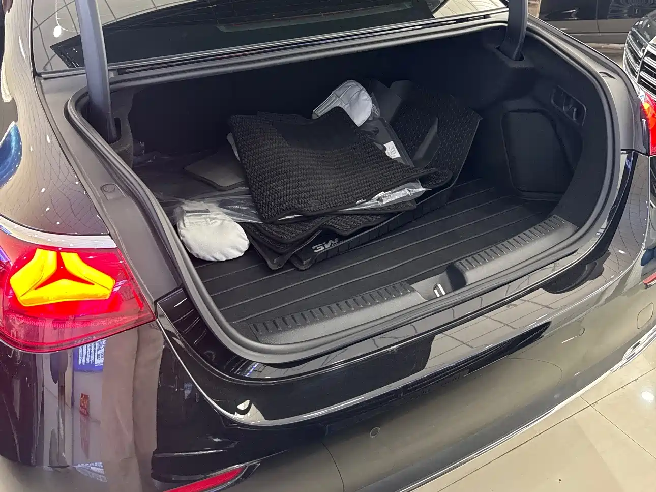 Mercedes-Benz E-Class 2024 Facelift E 300 L Fashion фото 13