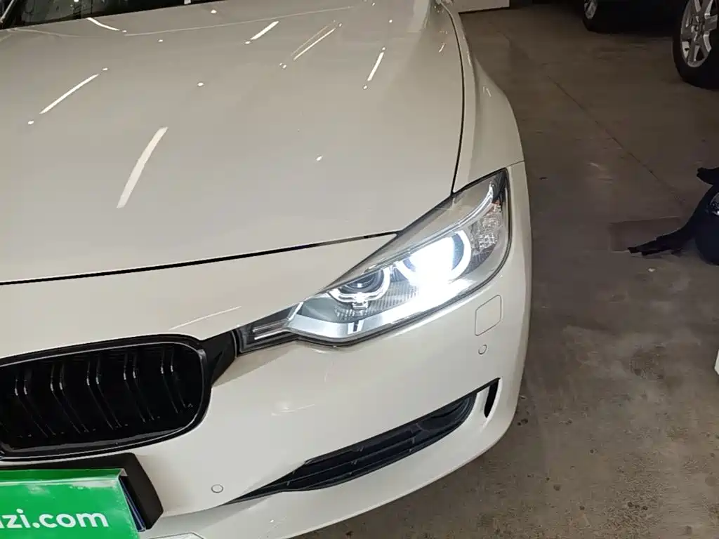 Фото 24 - BMW 3 Series