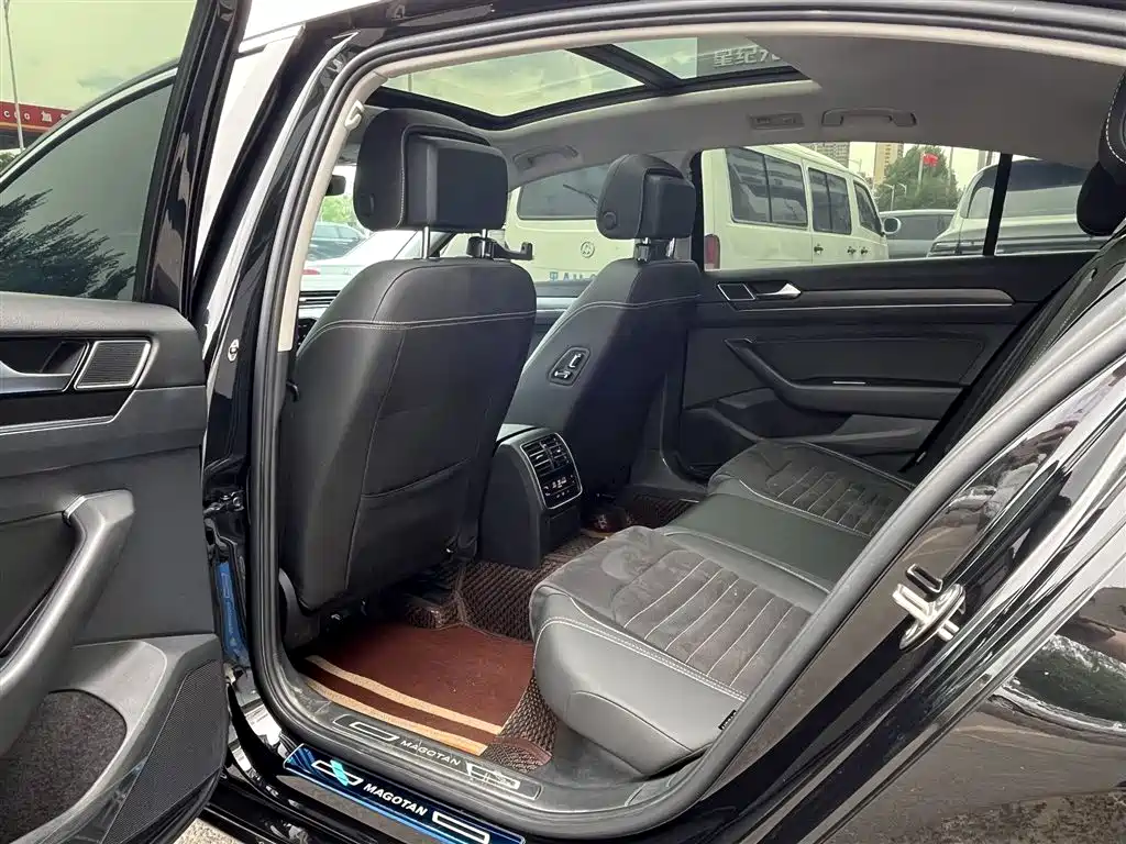 Volkswagen Magotan 2020 330TSI DSG Luxury фото 11