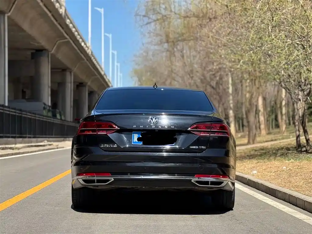 Volkswagen Phideon 2018 Facelift 380TSI FWD Business фото 8