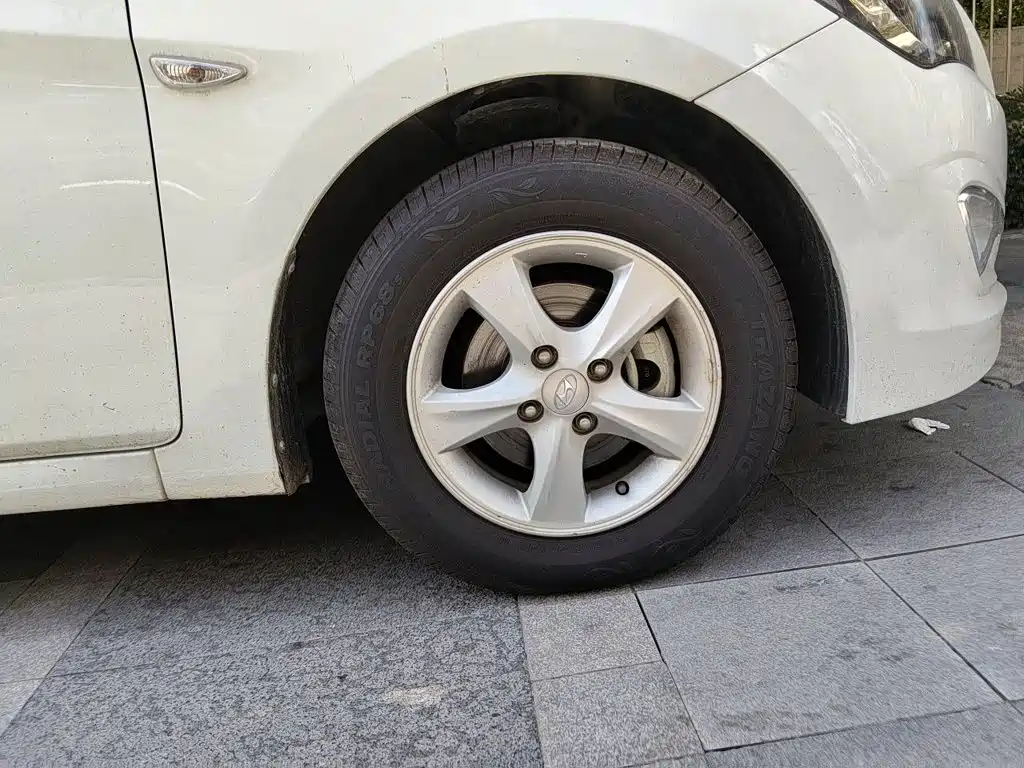 Hyundai Reina 2016 2014 Model 1.4L Automatic GLX