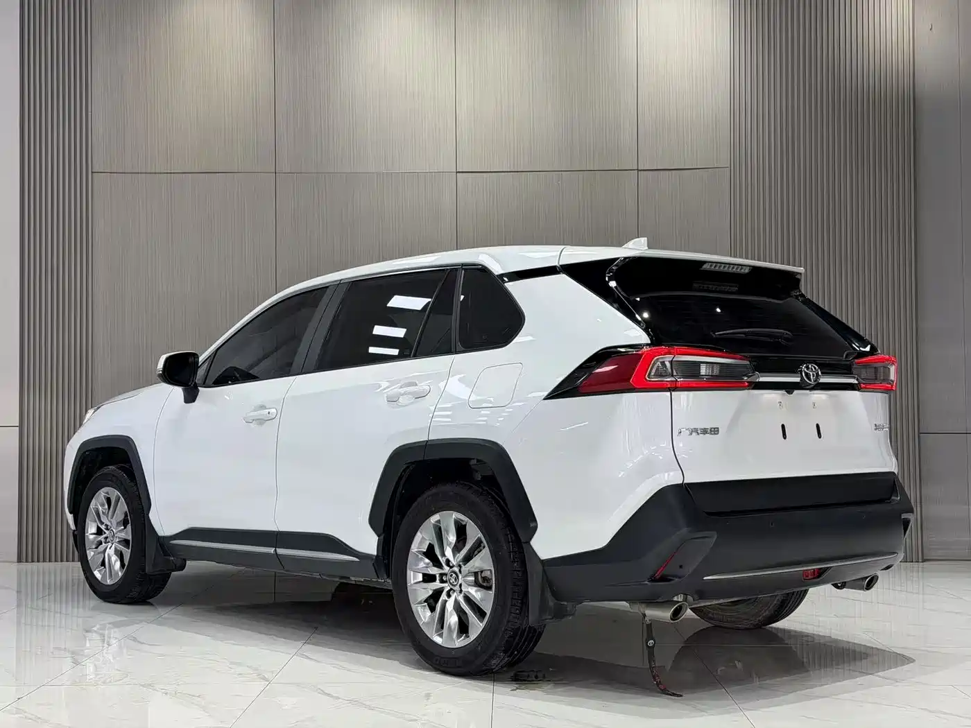 Toyota Wildlander 2022 2.0L CVT FWD Luxury PLUS Edition фото 8