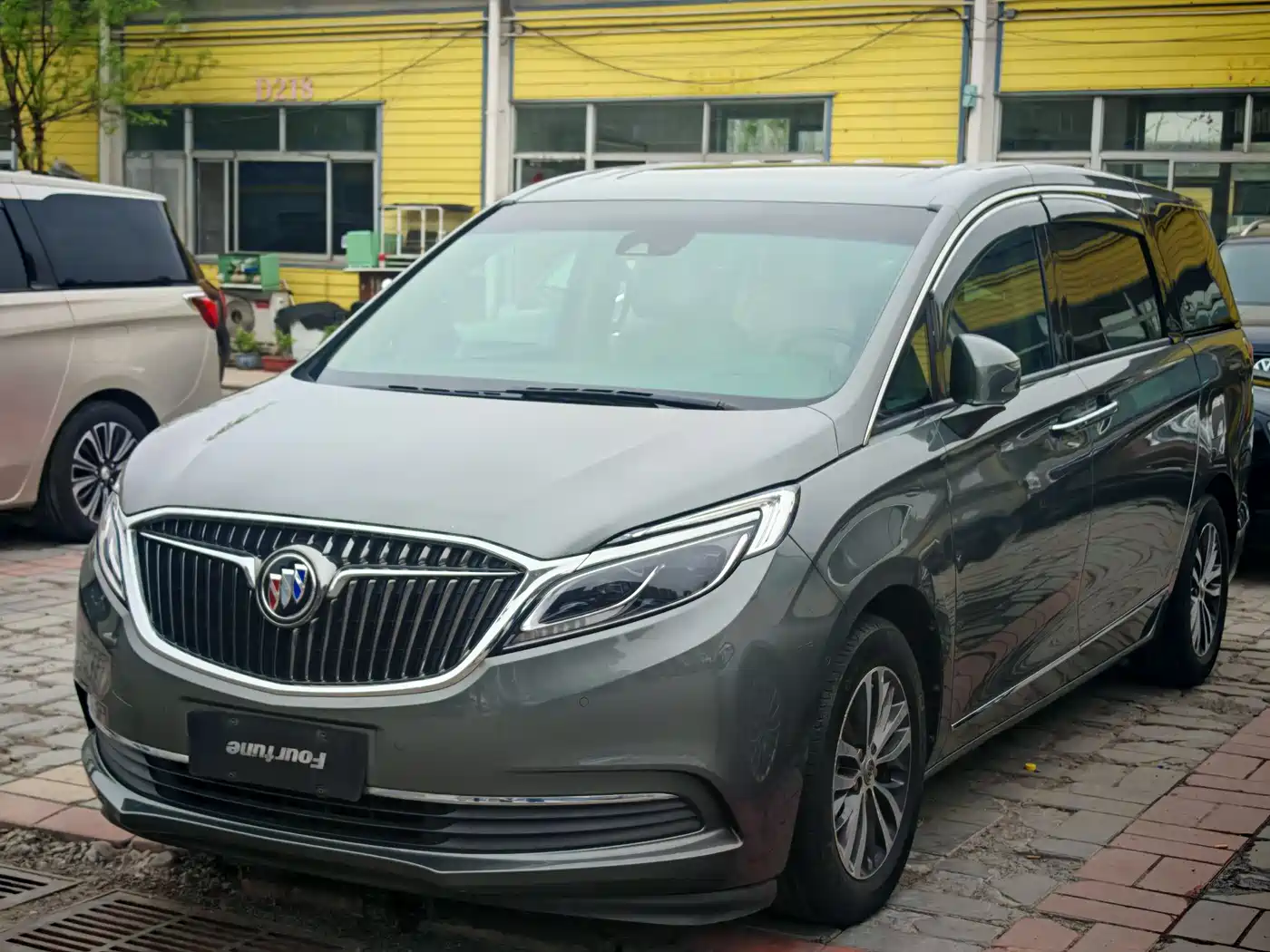 Buick GL8 2017 ES 28T Flagship China V