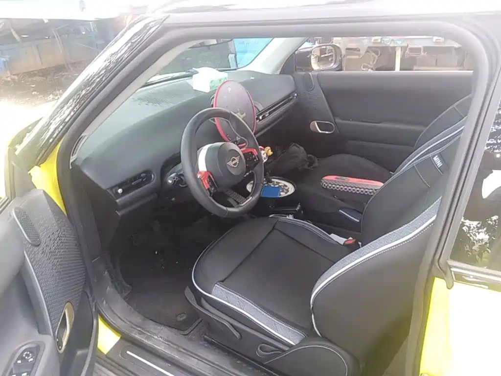 MINI Electric MINI COOPER 2026 2025 Facelift 466km COOPER E Classic Trim