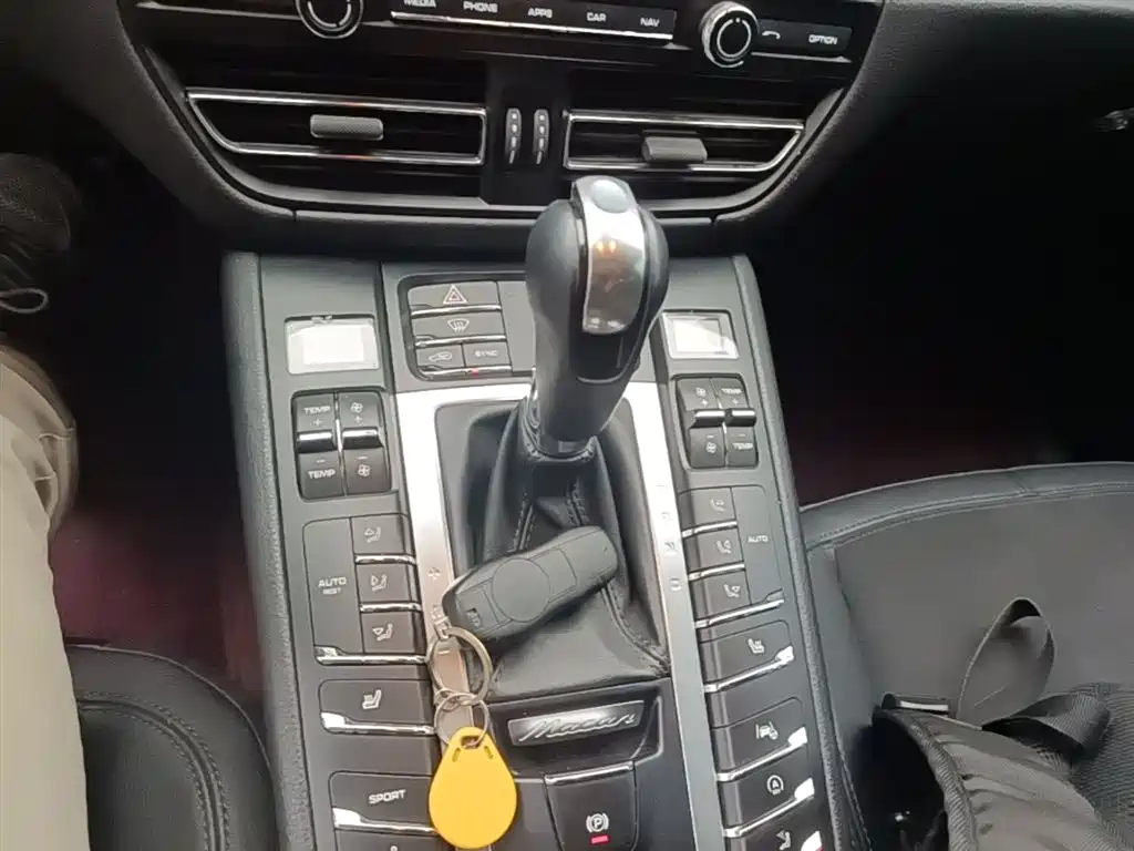 Porsche Macan 2018 Macan 2.0T фото 14