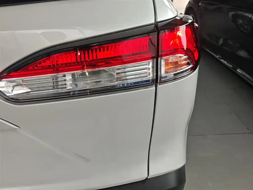 Toyota Corolla Cross 2025 2.0L Pioneer Edition фото 8