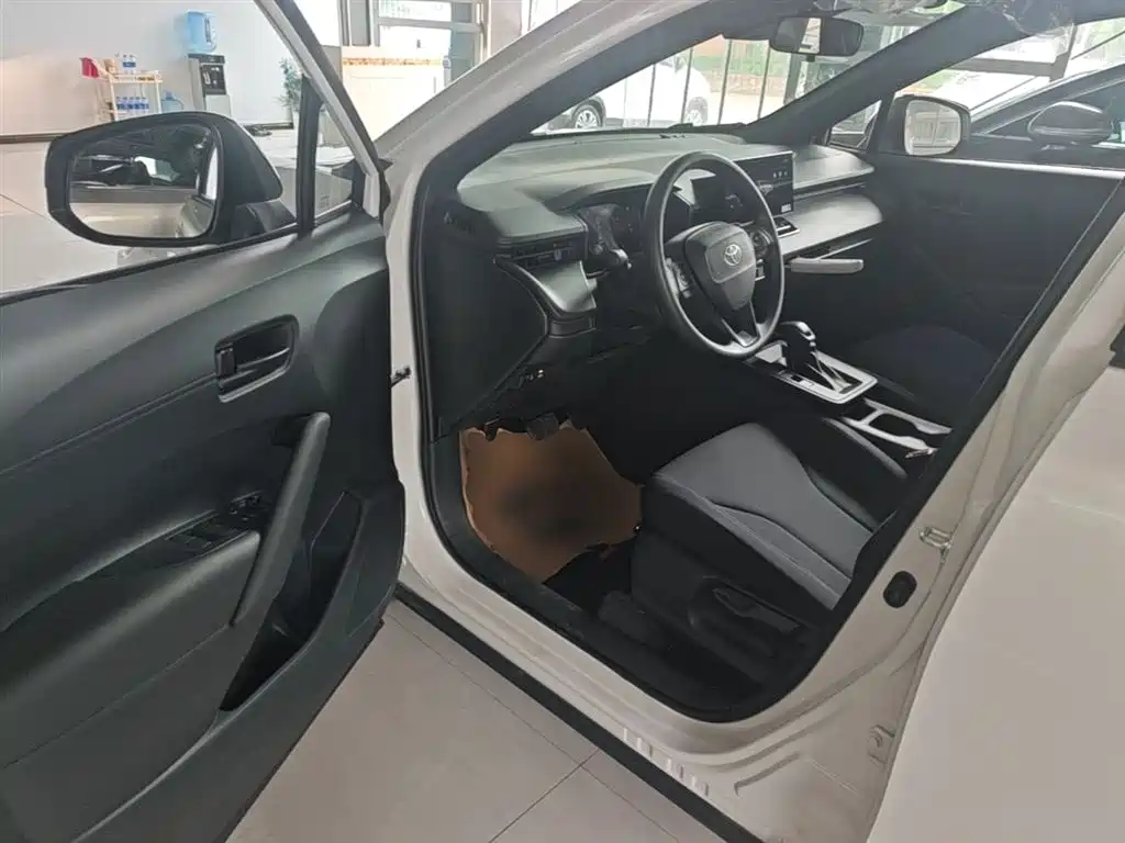 Toyota Corolla Cross 2025 2.0L Pioneer Edition фото 16
