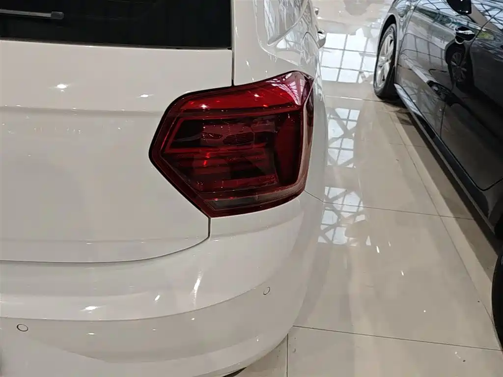 Volkswagen Polo 2021 Plus 1.5L Automatic Colorful Tech Edition фото 8