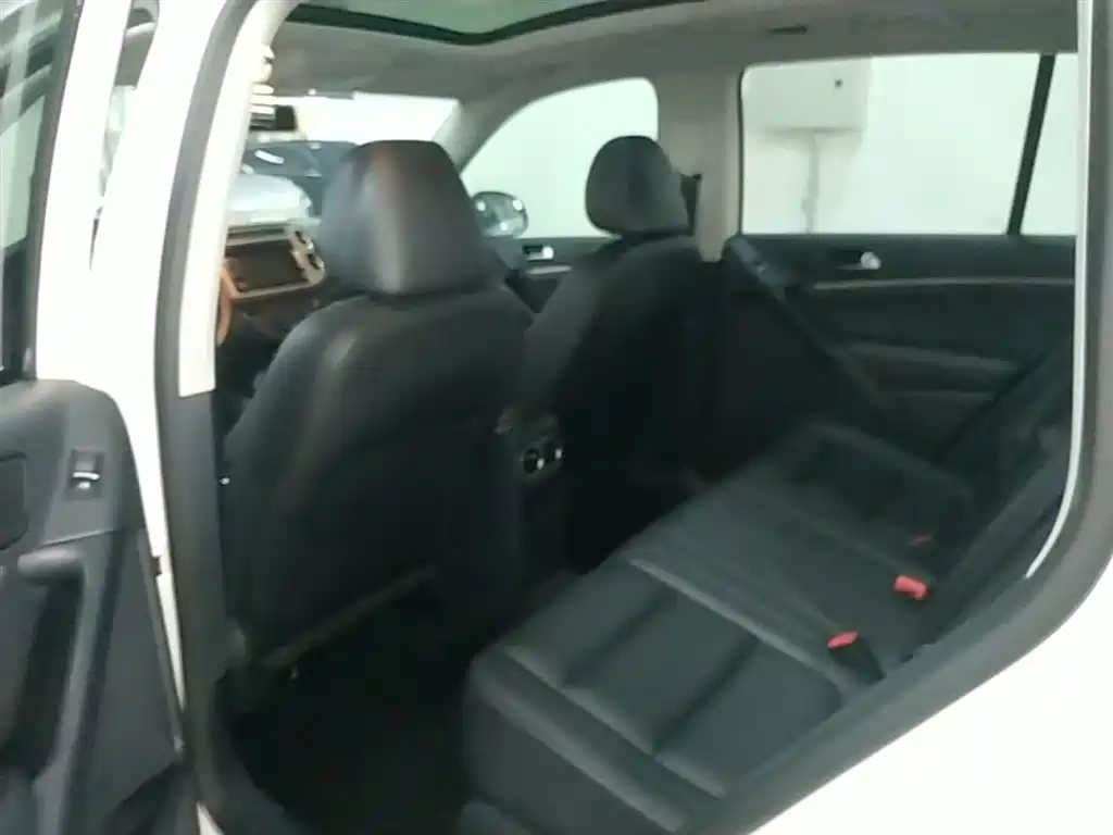 Volkswagen Tiguan 2013 1.8TSI Auto 4WD Luxury фото 16