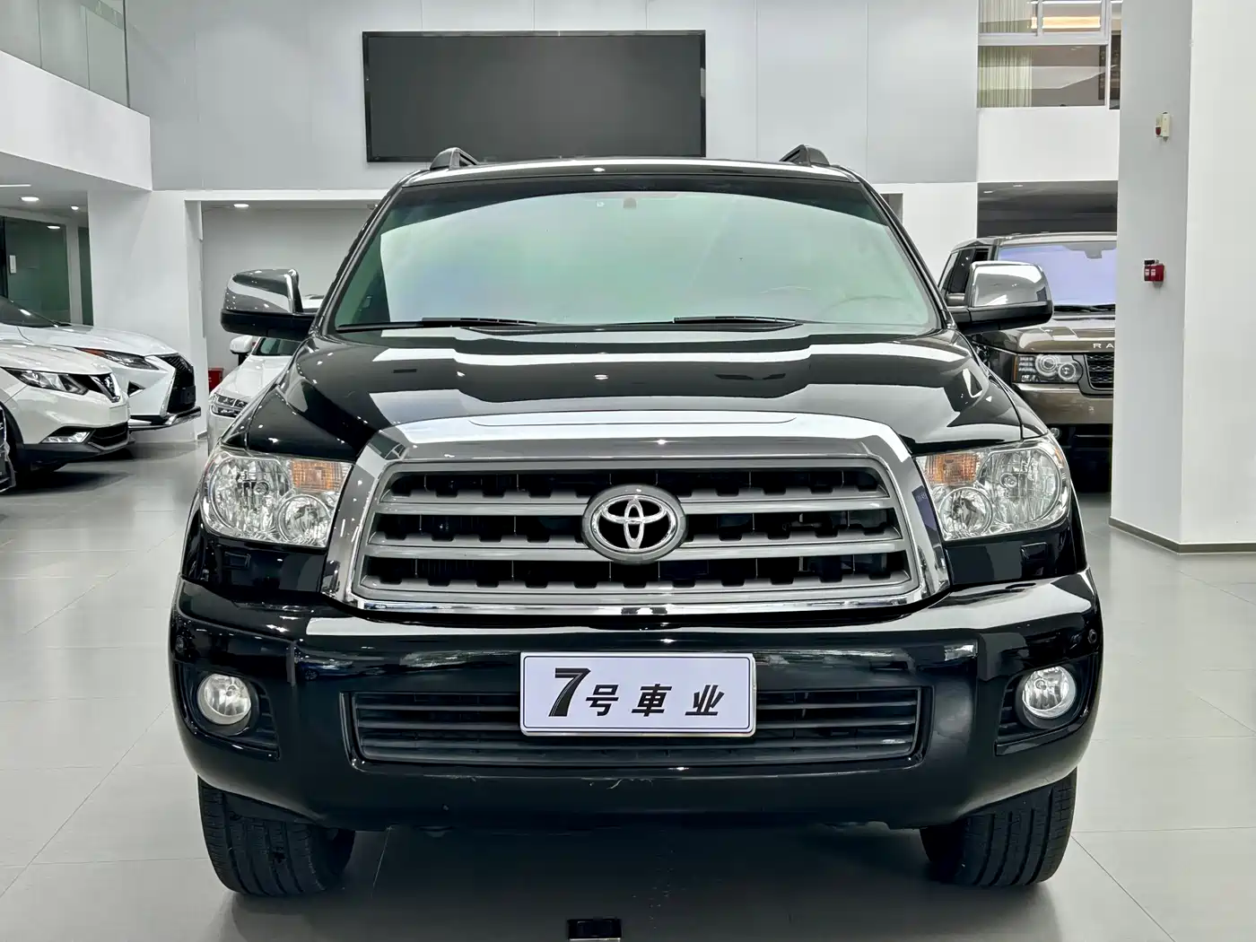 Toyota Sequoia 2010 5.7 Platinum Edition фото 3