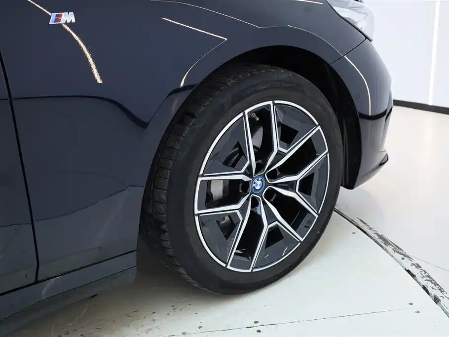 BMW i5 2025 eDrive 40L M Sport Package фото 11