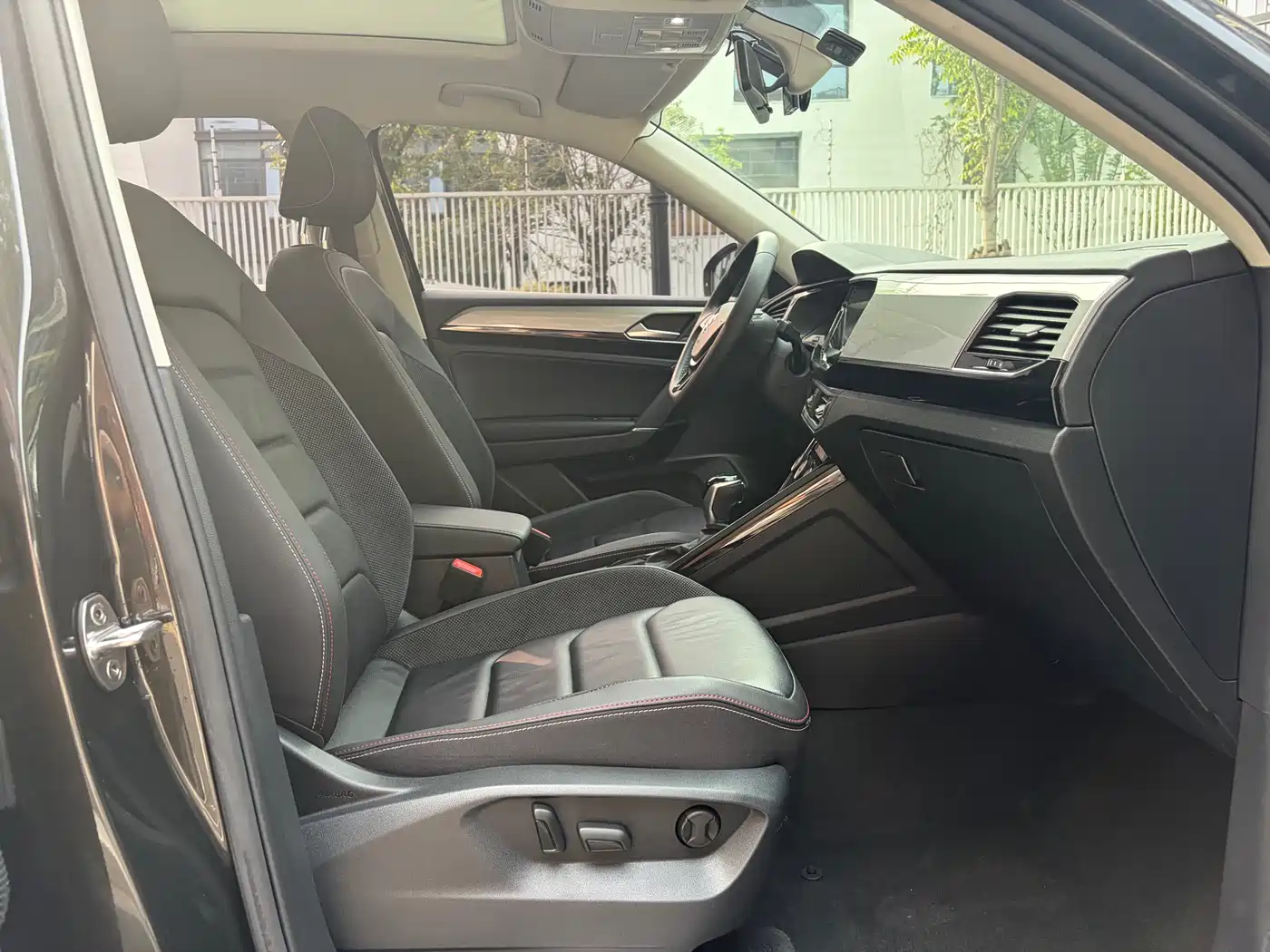 Volkswagen Tayron 2019 330TSI 2WD Luxury China VI фото 14