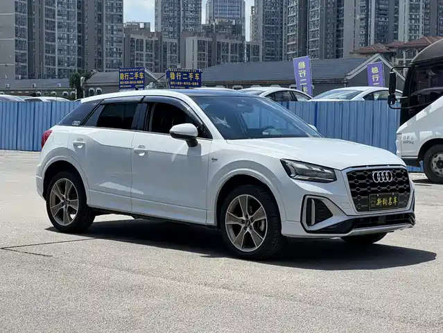 Audi Q2L 2022 35 TFSI Fashion Dynamic — фото 3