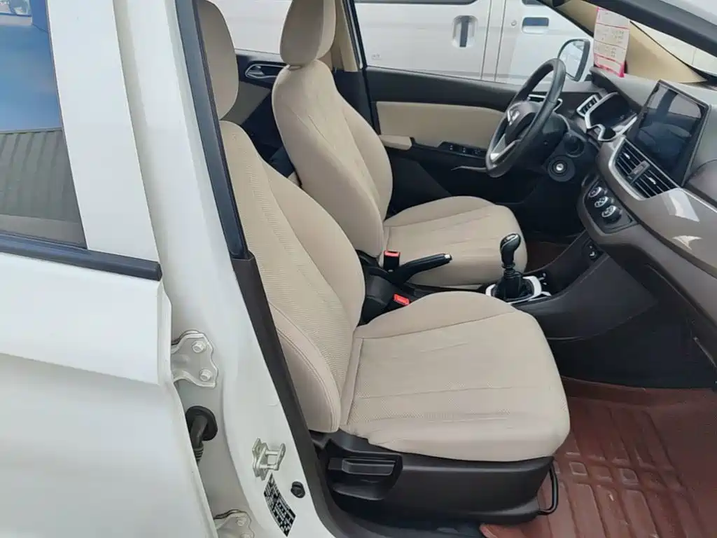 Baojun 310W 2019 2017 1.5L Manual Comfort China V