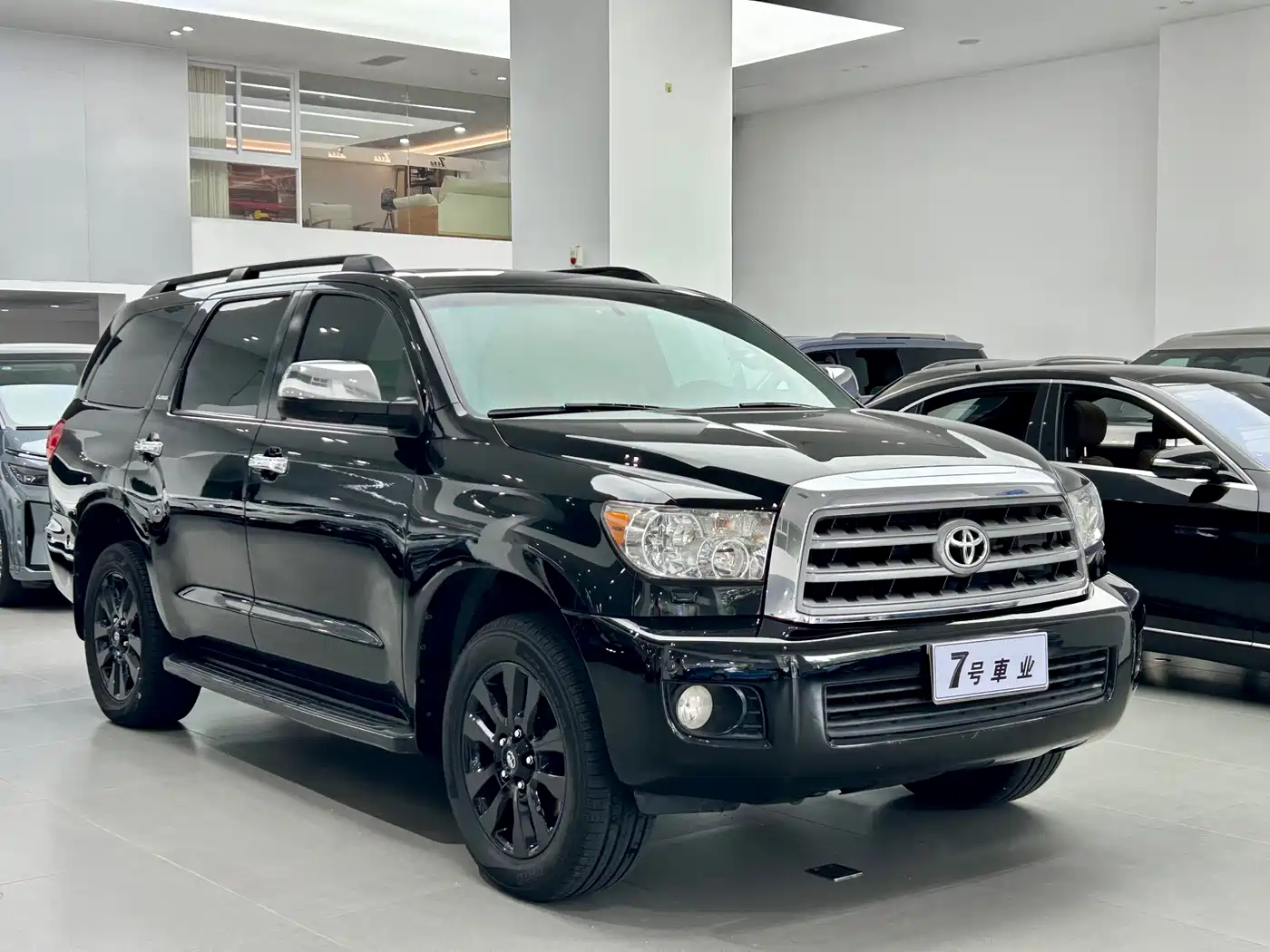Toyota Sequoia 2010 5.7 Platinum Edition фото 2