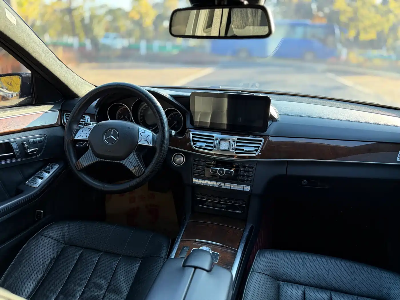 Mercedes-Benz E-Class 2015 E 320 L Luxury 4MATIC фото 21