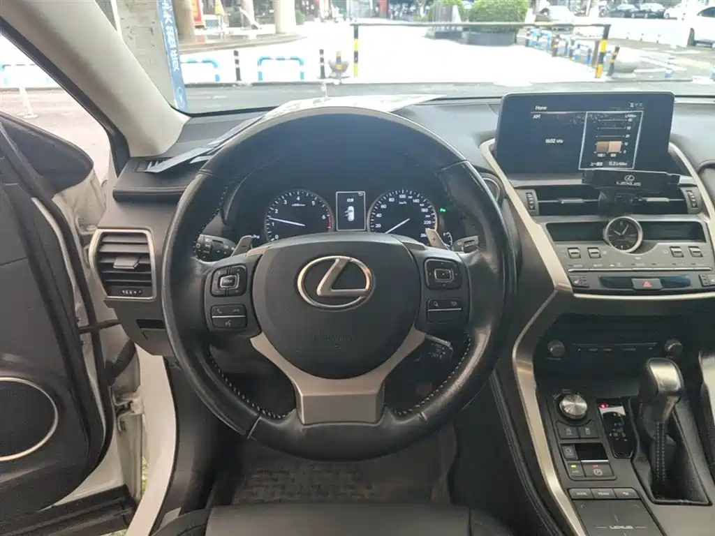 Lexus NX 2017 300 FWD Sharp Edition фото 11