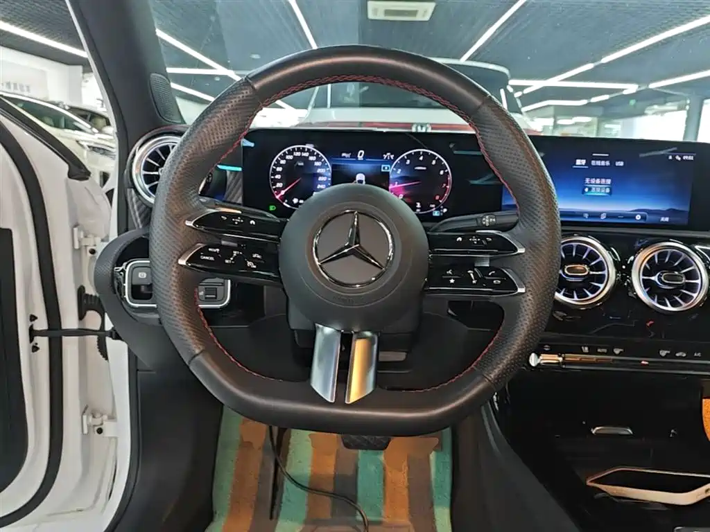 Mercedes-Benz A-Class 2023 A 200 L Fashion фото 11