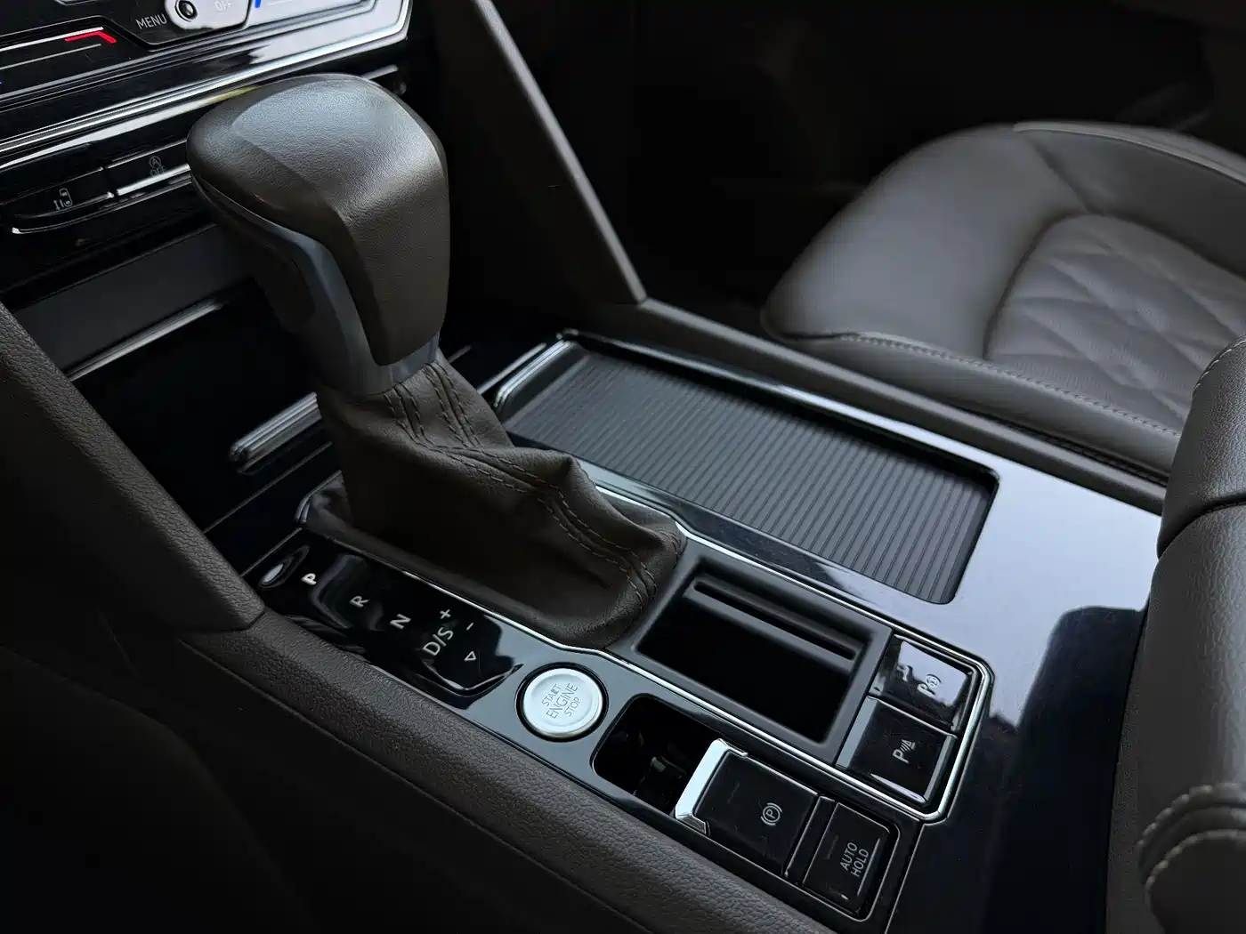 Volkswagen Viloran 2022 380TSI Premium Edition фото 11