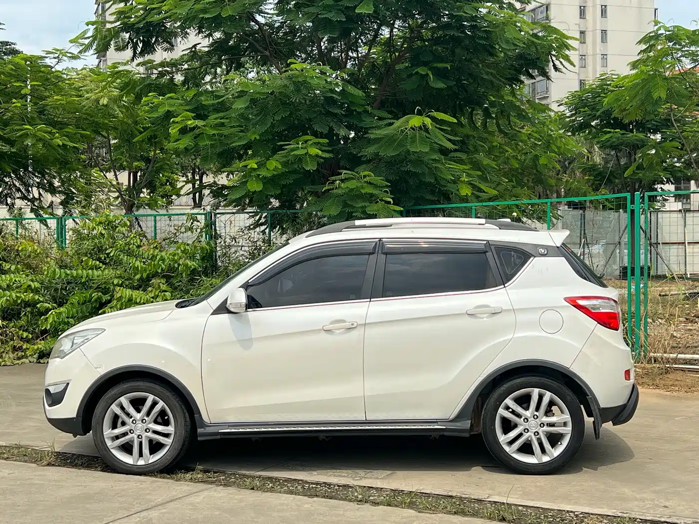 Фото 3 - Changan CS35