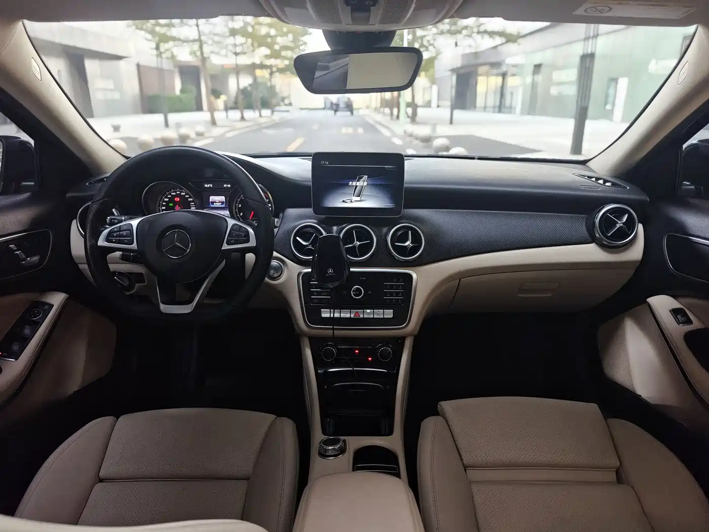 Mercedes-Benz GLA 2019 GLA 200 Dynamic фото 9