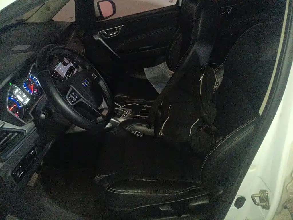 Photo 12 - Geely Vision X3