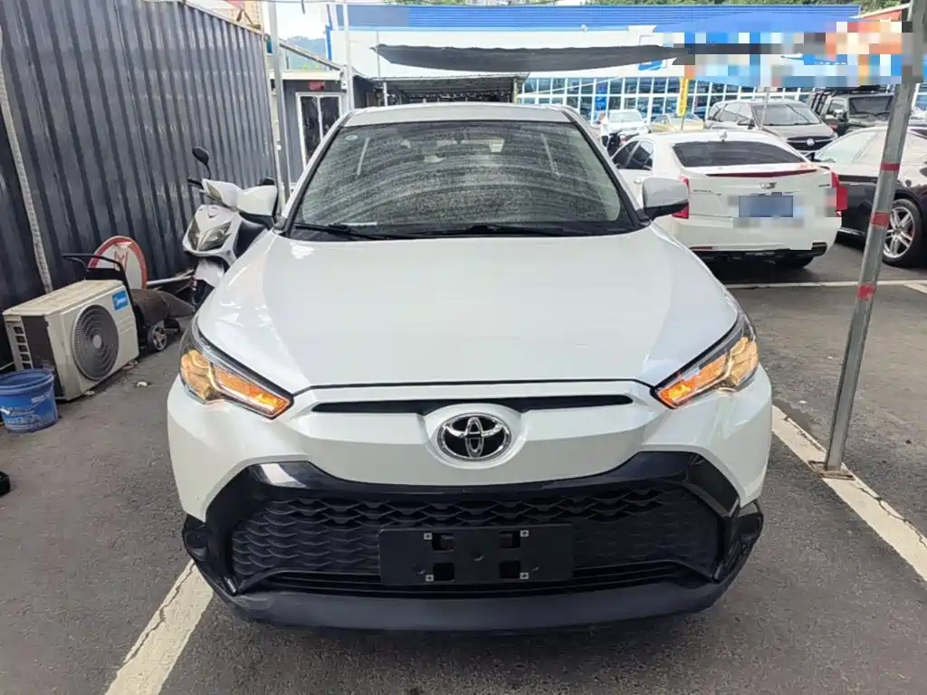Photo 3 - Toyota Frontlander